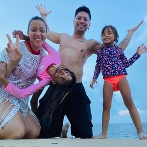 Meet your Posher, Bee